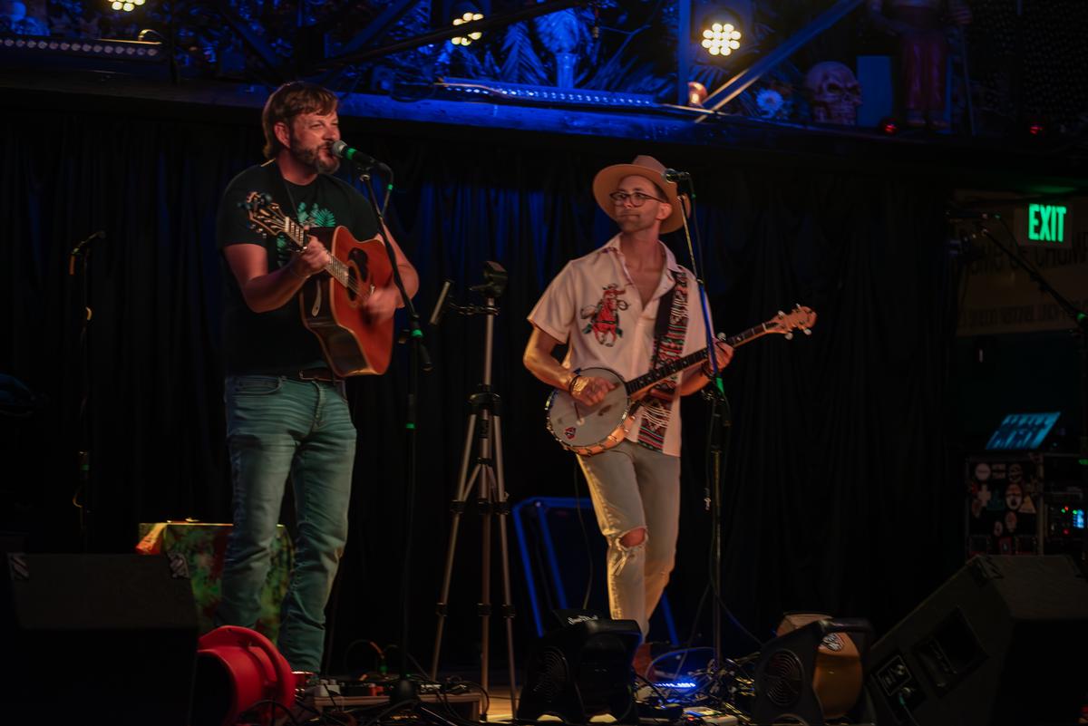 Jordan and Lee play the merc